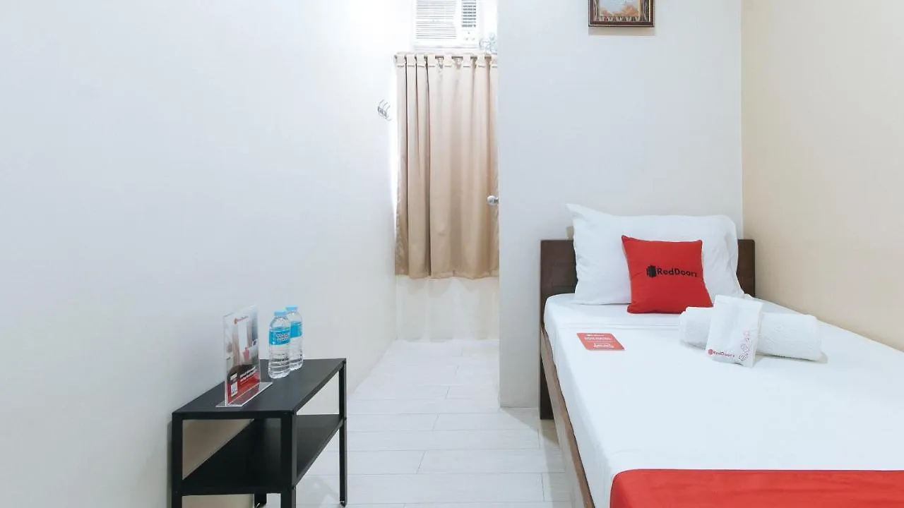 Reddoorz Plus At Eco Green Boutique Hotel Davao Philippines