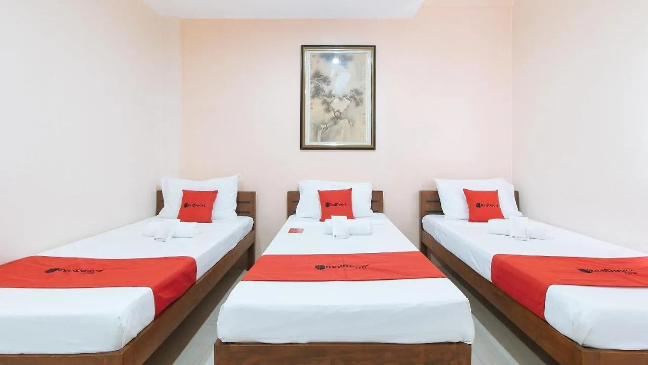 Reddoorz Plus At Eco Green Boutique Hotel Davao 2*,  Philippines